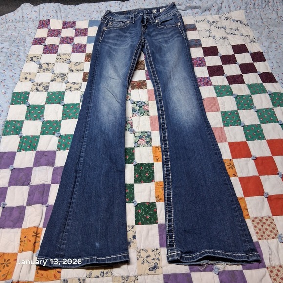 Miss Me Mid Rise Boot Cut Blue Jeans Size 25 Fleur De Lis Studded Embroidered - Picture 4 of 13